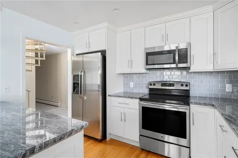 27 Tobin Lane Bristol RI 02809