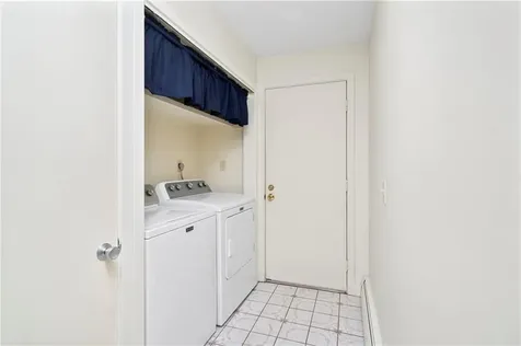 27 Tobin Lane Bristol RI 02809