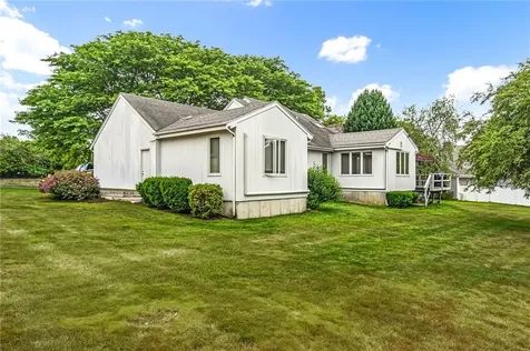 27 Tobin Lane Bristol RI 02809