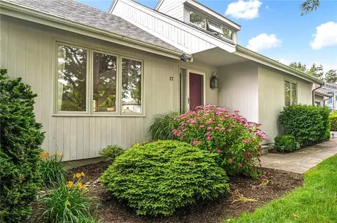 27 Tobin Lane Bristol RI 02809