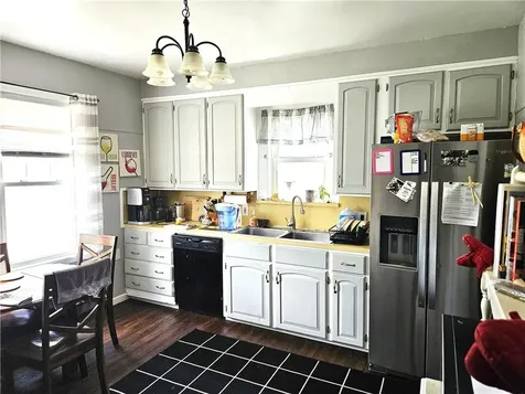 50 52 Oakland Avenue Cranston RI 02910