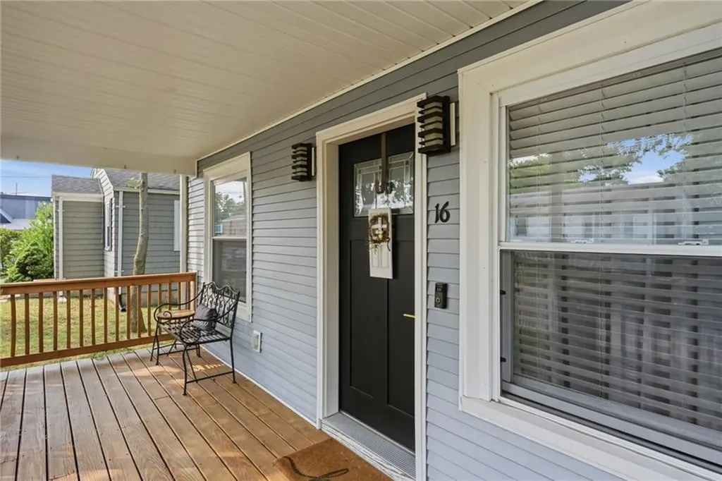 16 Bucklin Avenue Warwick RI 02888