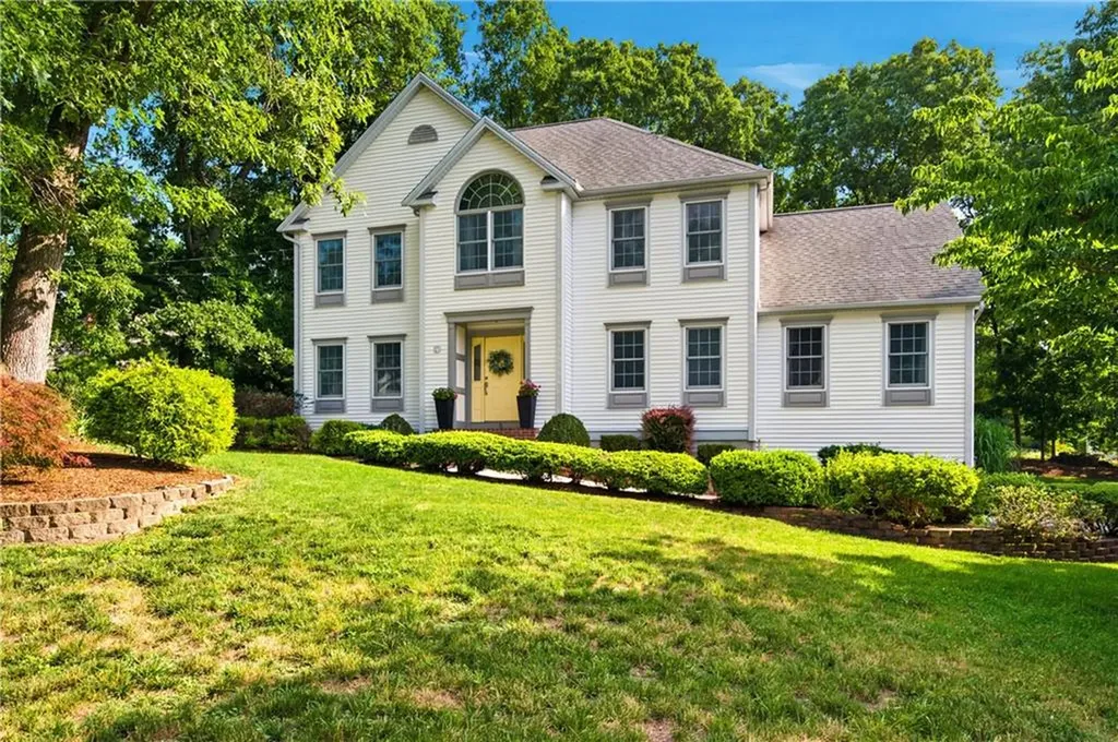 6 Cathedral Court Cumberland RI 02864