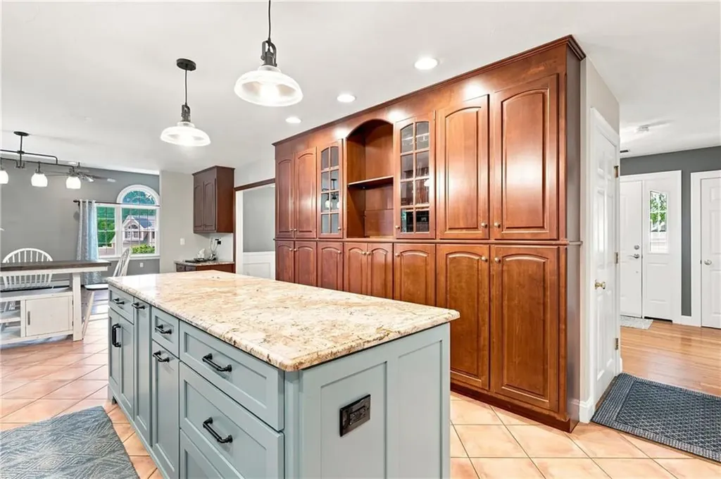 6 Cathedral Court Cumberland RI 02864