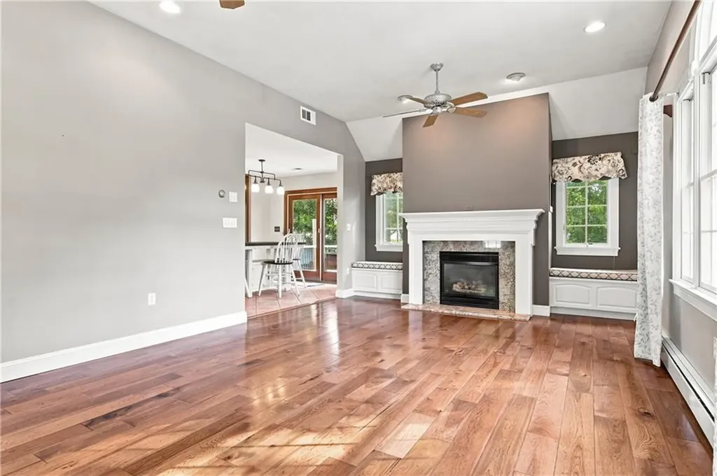 6 Cathedral Court Cumberland RI 02864