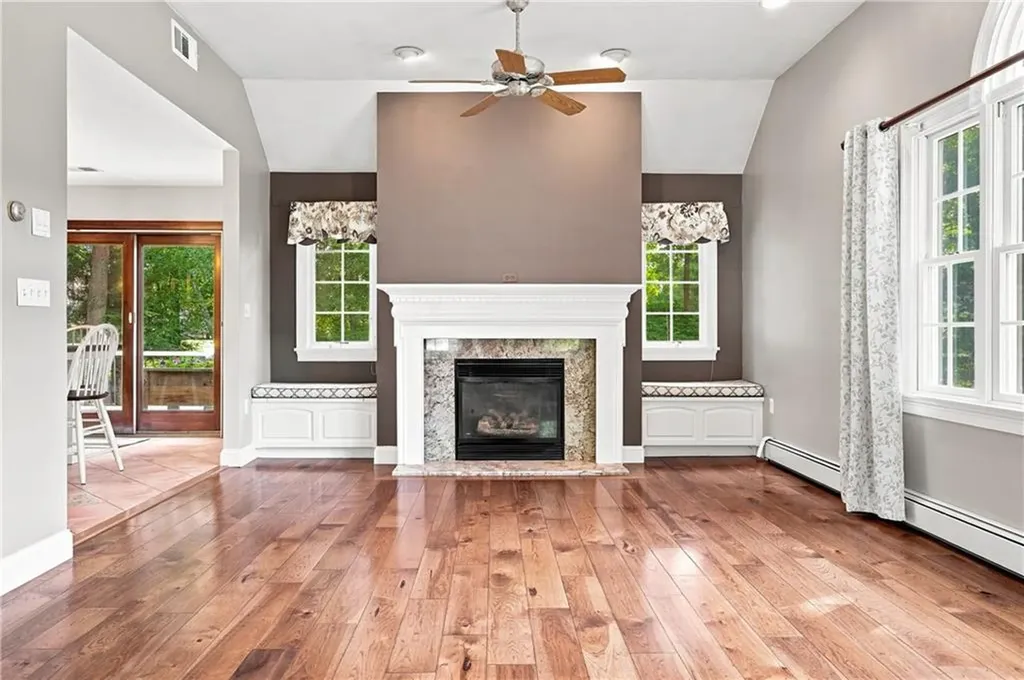 6 Cathedral Court Cumberland RI 02864