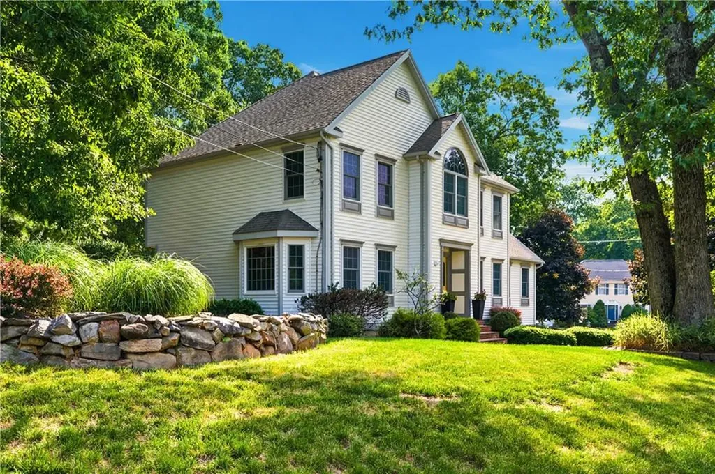 6 Cathedral Court Cumberland RI 02864