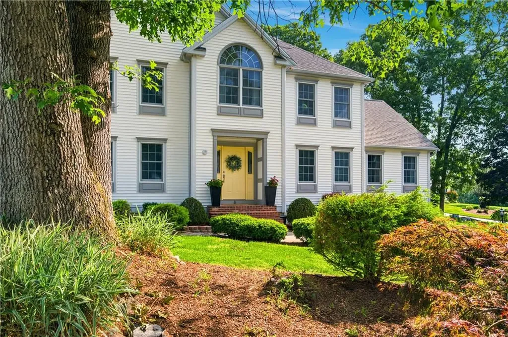 6 Cathedral Court Cumberland RI 02864