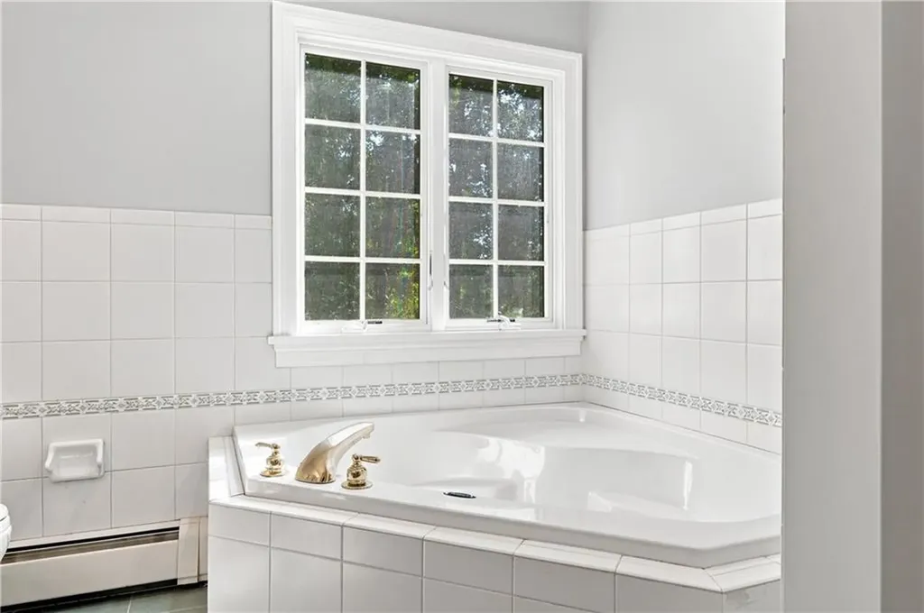 6 Cathedral Court Cumberland RI 02864