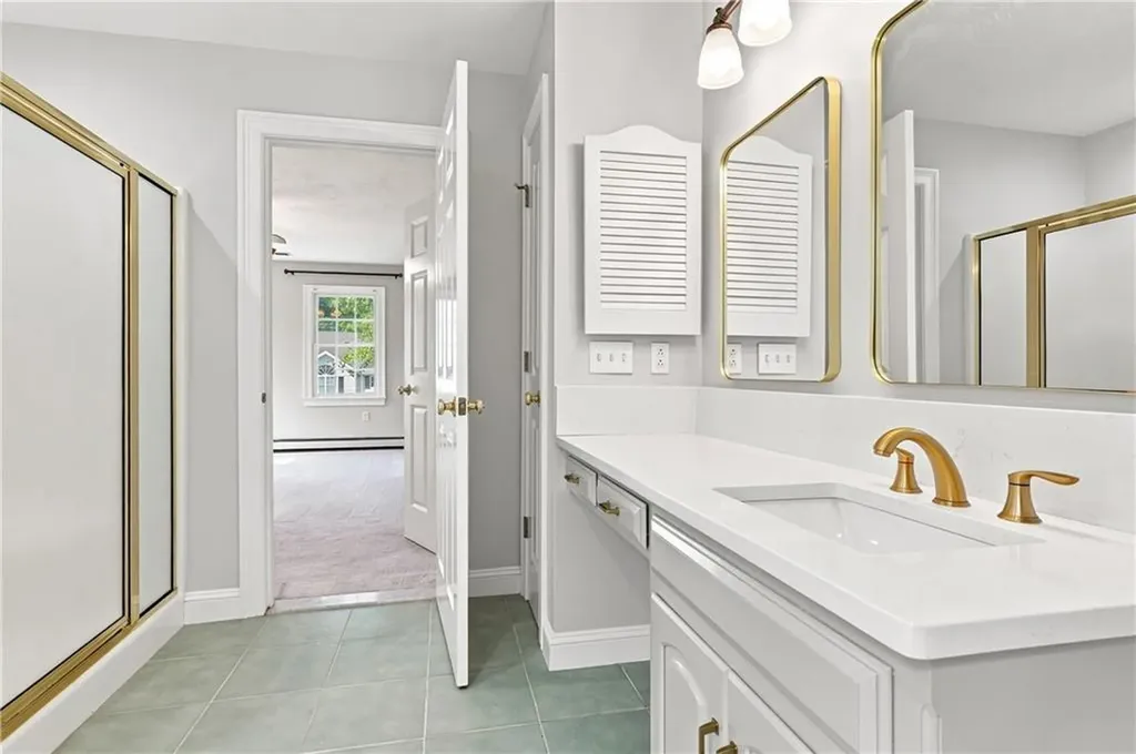 6 Cathedral Court Cumberland RI 02864