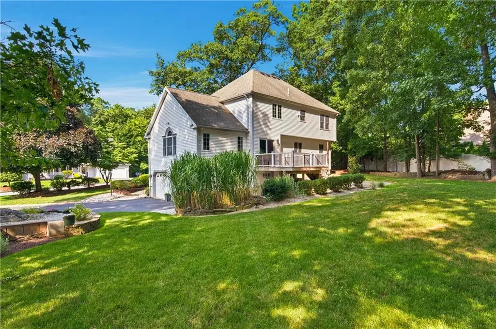 6 Cathedral Court Cumberland RI 02864