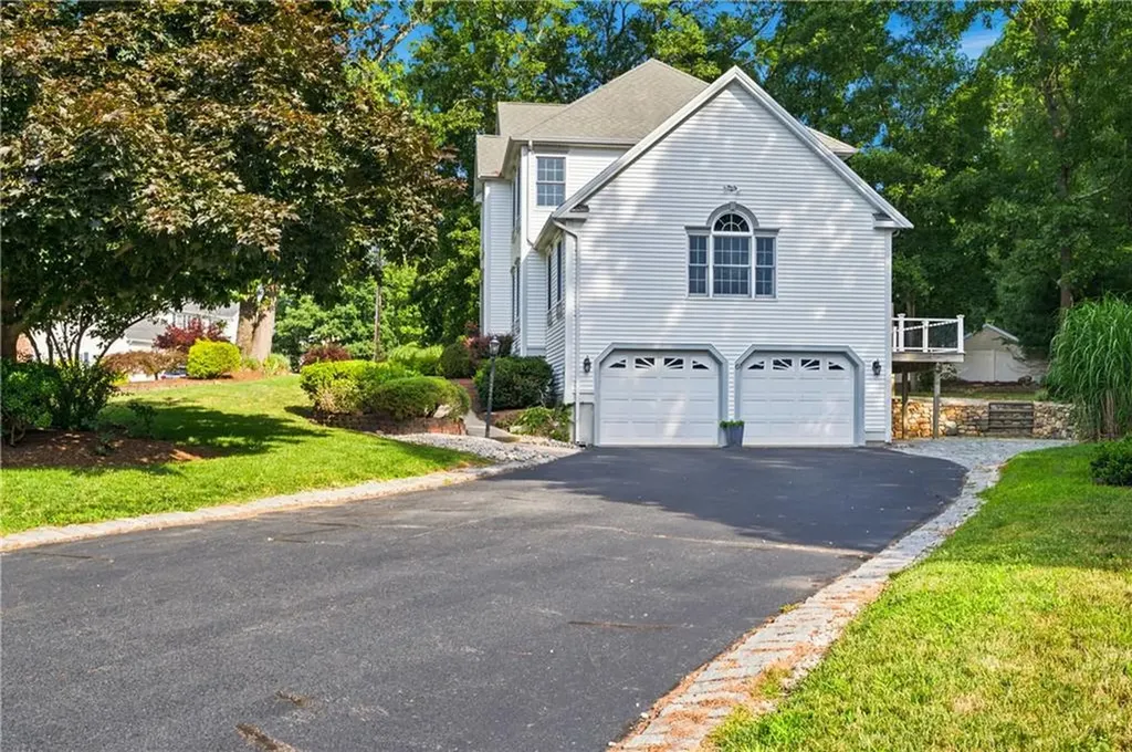 6 Cathedral Court Cumberland RI 02864