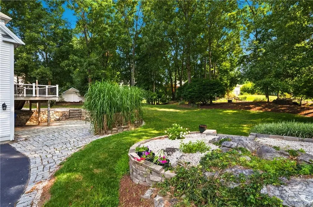 6 Cathedral Court Cumberland RI 02864