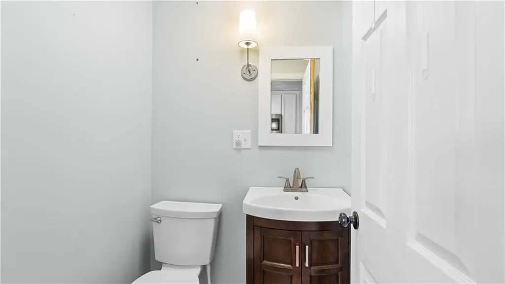 814 W Shore Road Warwick RI 02889