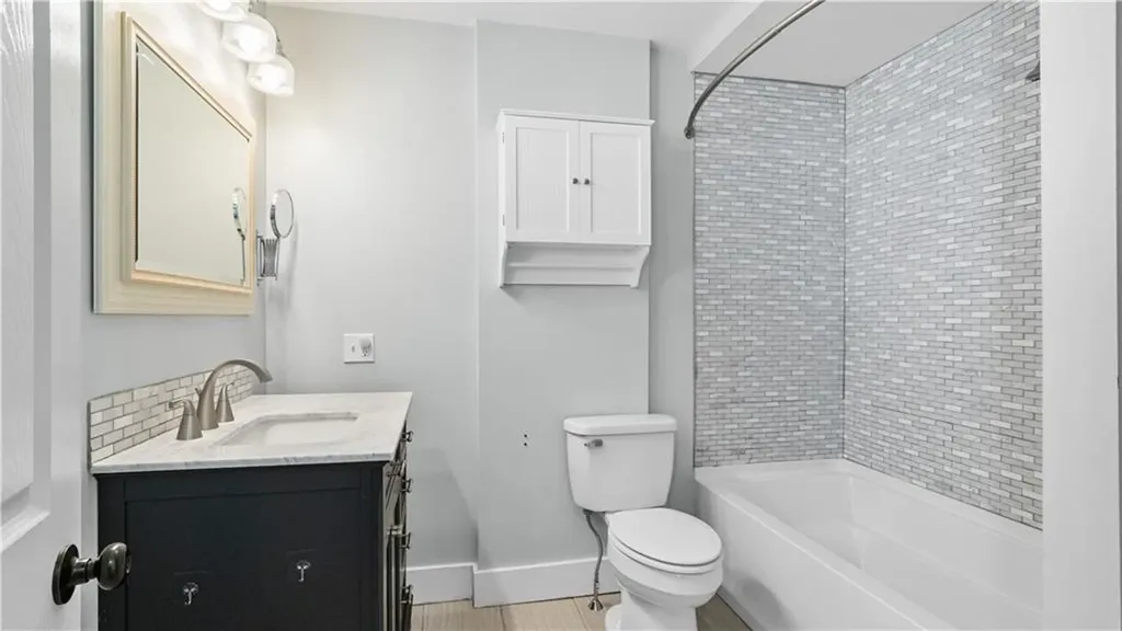 814 W Shore Road Warwick RI 02889