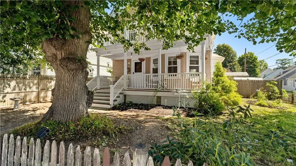 814 W Shore Road Warwick RI 02889