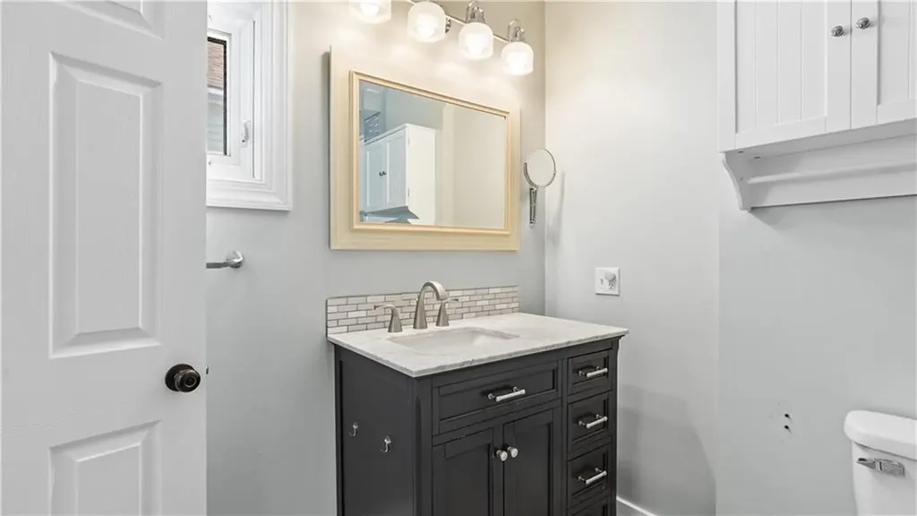 814 W Shore Road Warwick RI 02889