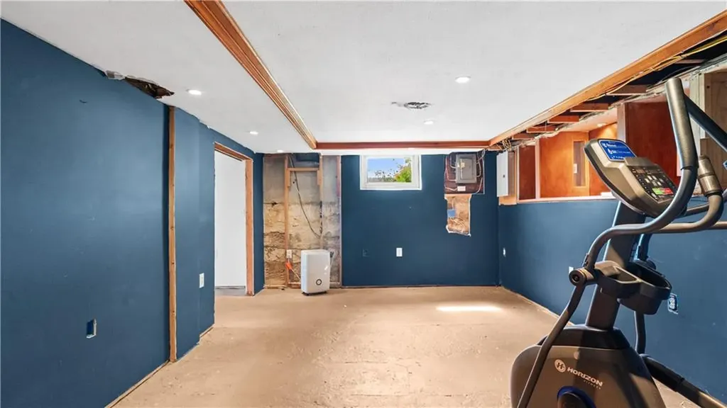 814 W Shore Road Warwick RI 02889