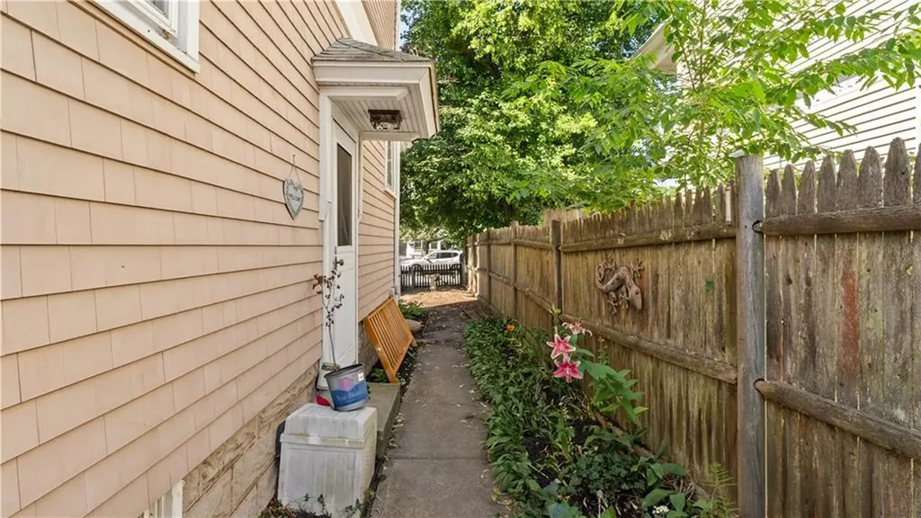 814 W Shore Road Warwick RI 02889