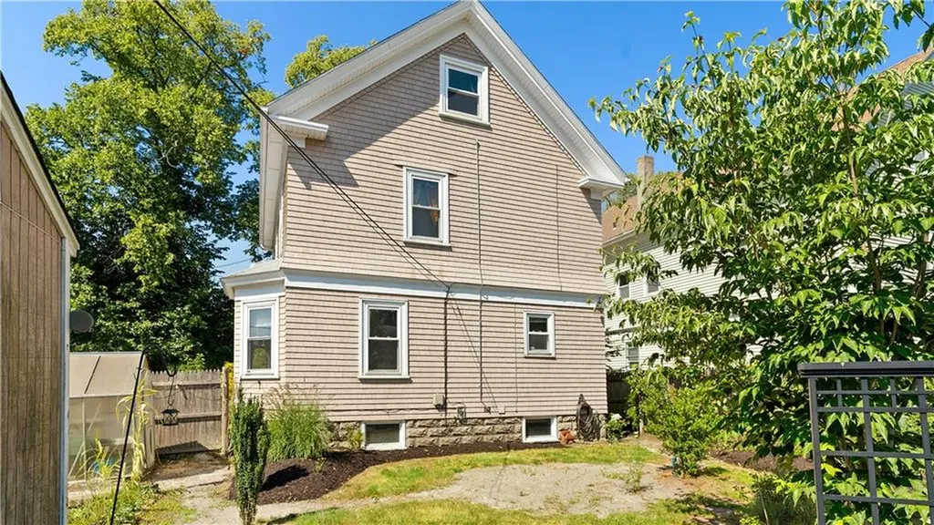 814 W Shore Road Warwick RI 02889