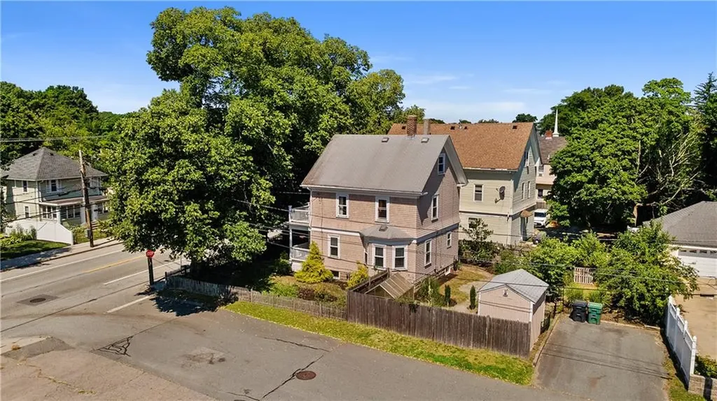 814 W Shore Road Warwick RI 02889
