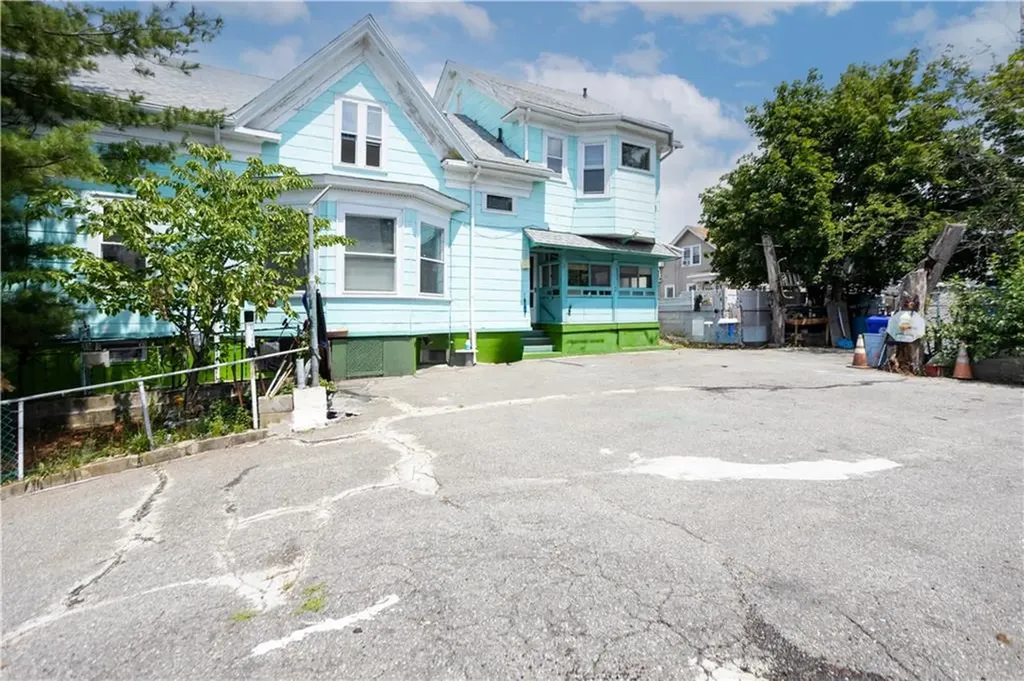 216 Ocean Street Providence RI 02905