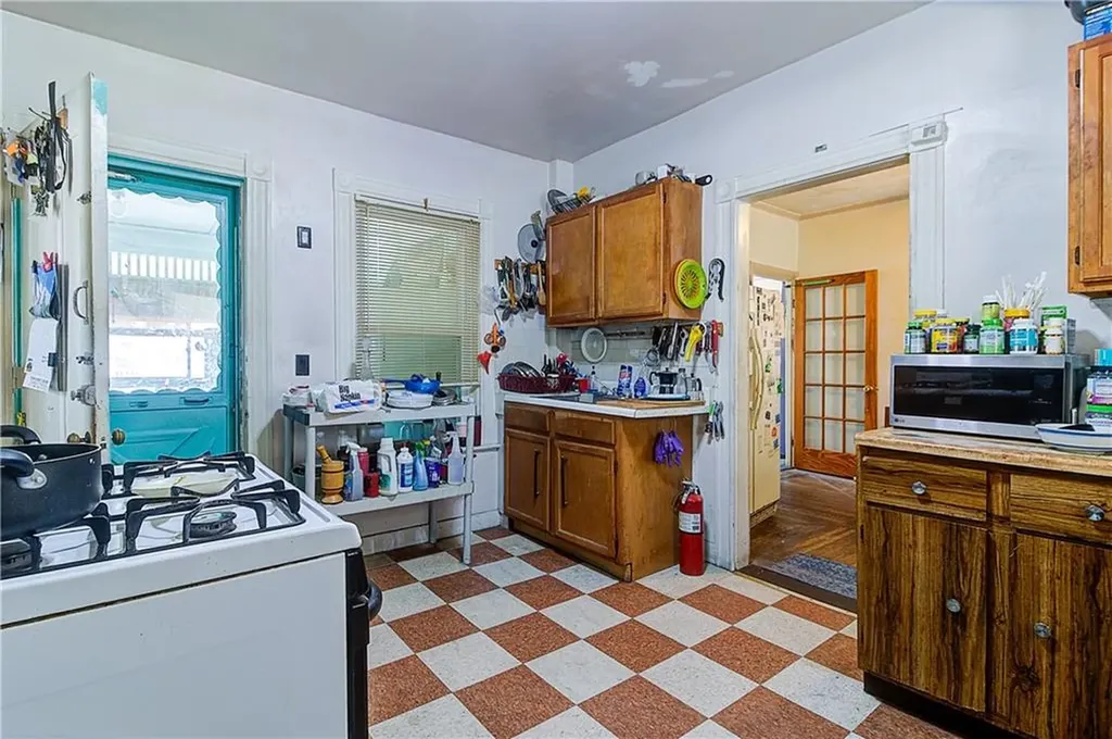 216 Ocean Street Providence RI 02905