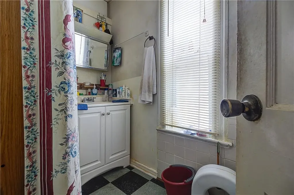 216 Ocean Street Providence RI 02905