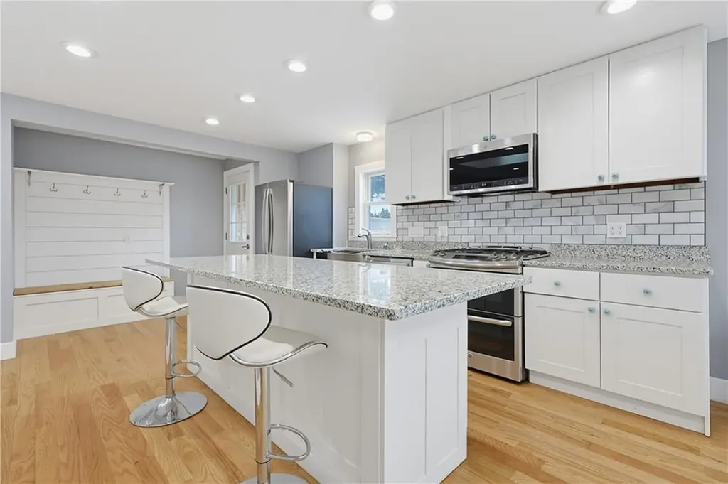 15 Arland Drive Pawtucket RI 02861