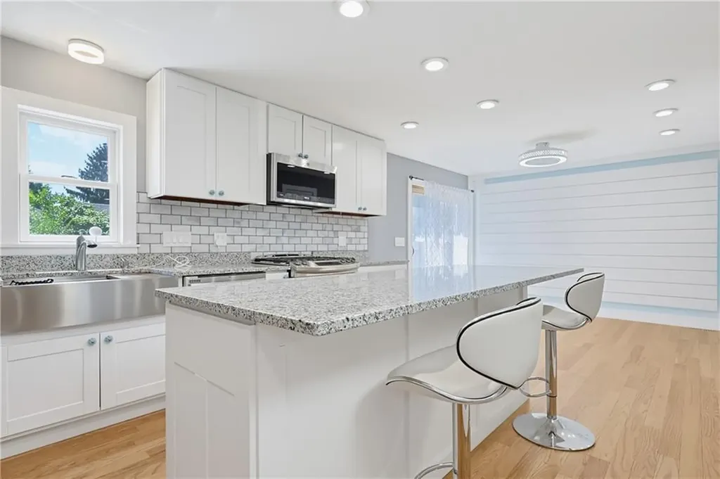 15 Arland Drive Pawtucket RI 02861