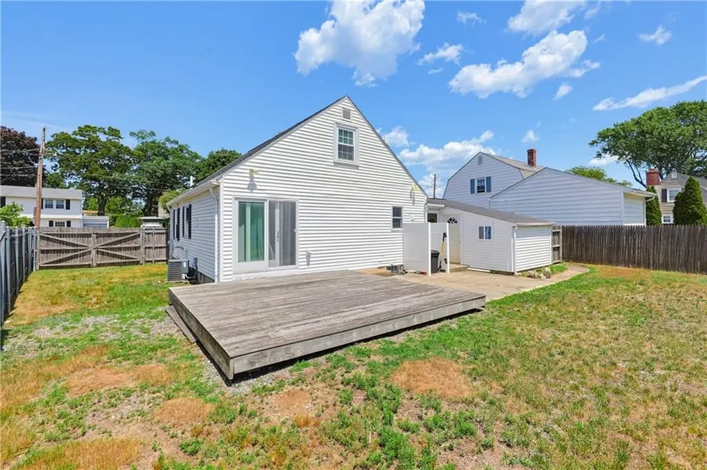 15 Arland Drive Pawtucket RI 02861