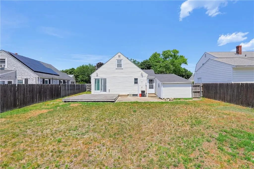 15 Arland Drive Pawtucket RI 02861