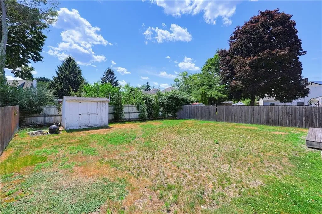 15 Arland Drive Pawtucket RI 02861