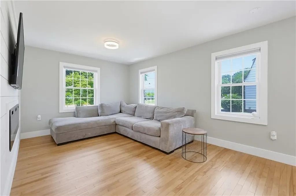 15 Arland Drive Pawtucket RI 02861