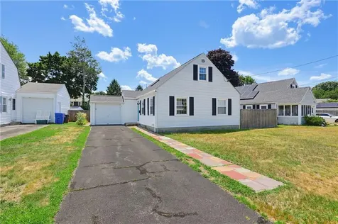 15 Arland Drive Pawtucket RI 02861
