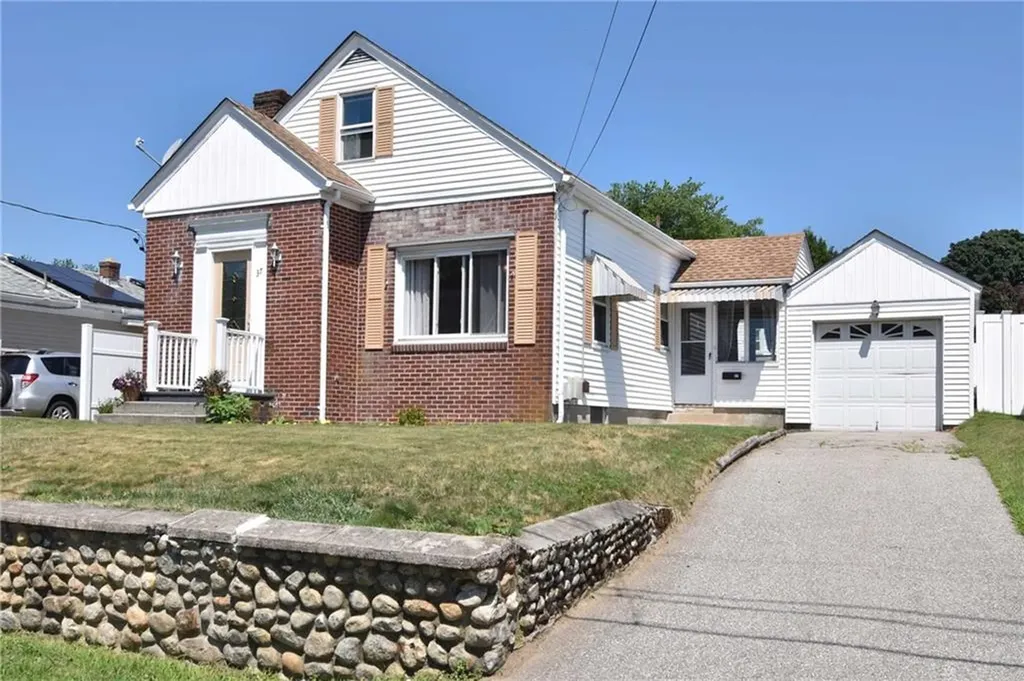 37 King Street Johnston RI 02917