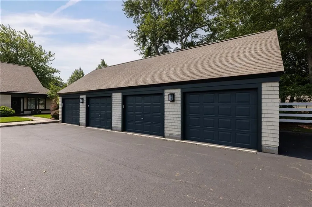 2 Martingale Lane Narragansett RI 02882