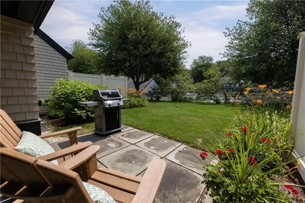2 Martingale Lane Narragansett RI 02882