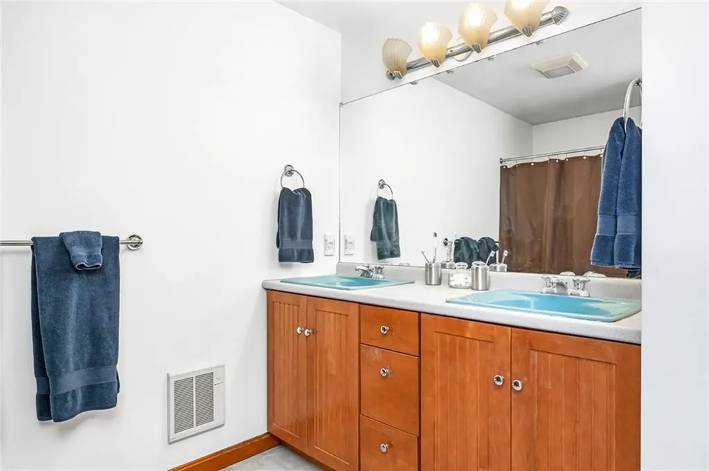 125 Winchester Drive South Kingstown RI 02879