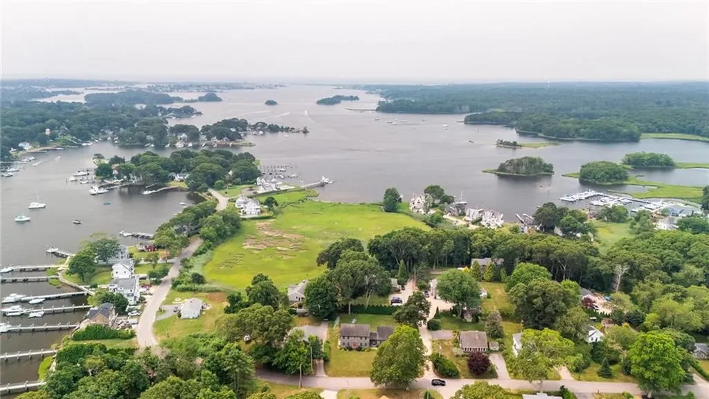 125 Winchester Drive South Kingstown RI 02879
