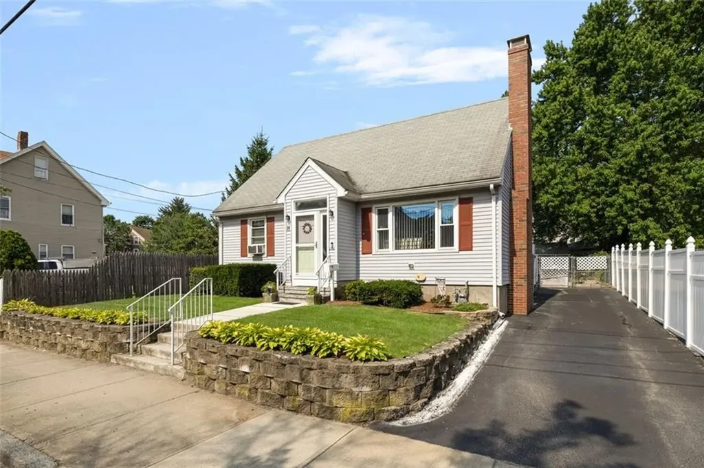 28 Lincoln Avenue Cranston RI 02920