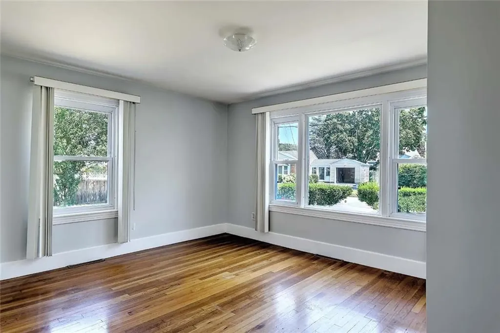 6 Woodbine Street East Providence RI 02915