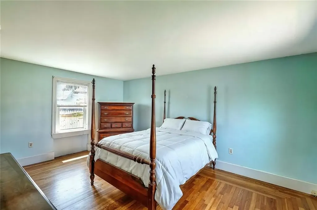 6 Woodbine Street East Providence RI 02915