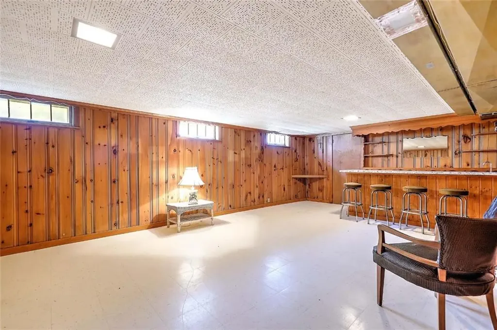 6 Woodbine Street East Providence RI 02915