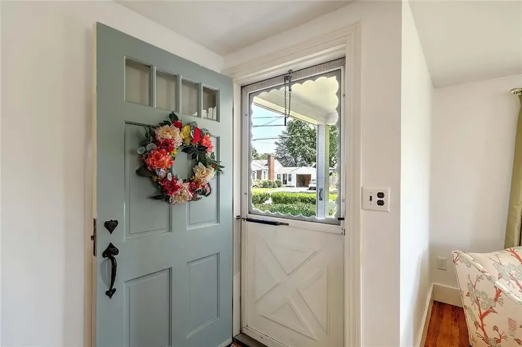 6 Woodbine Street East Providence RI 02915