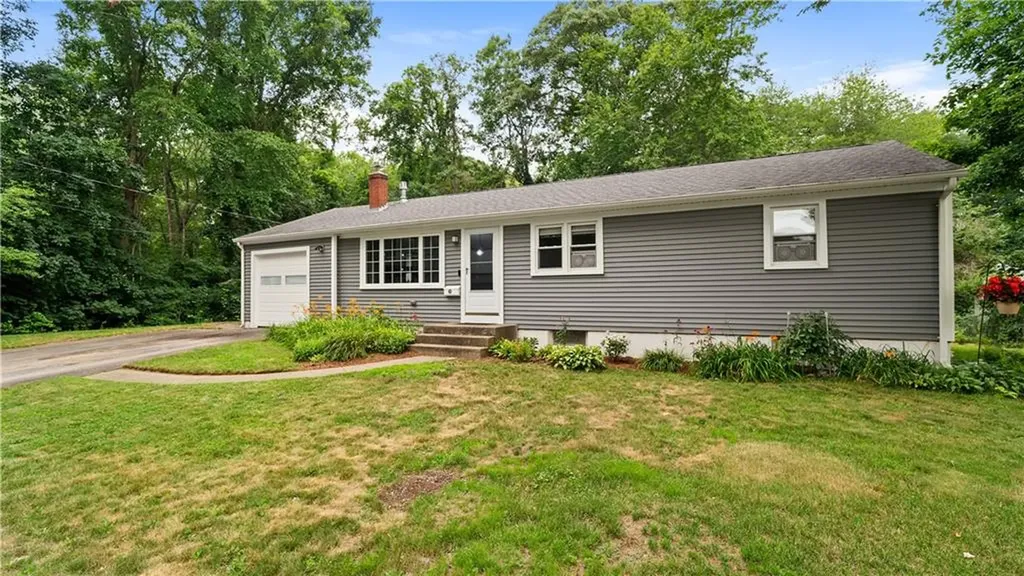 40 Sachem Road North Kingstown RI 02852
