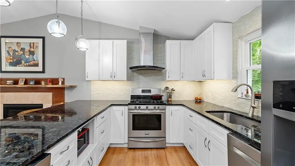 40 Sachem Road North Kingstown RI 02852