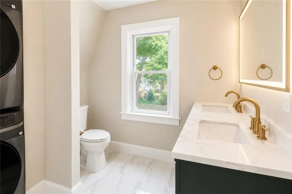 15 Redfern Street North Providence RI 02911