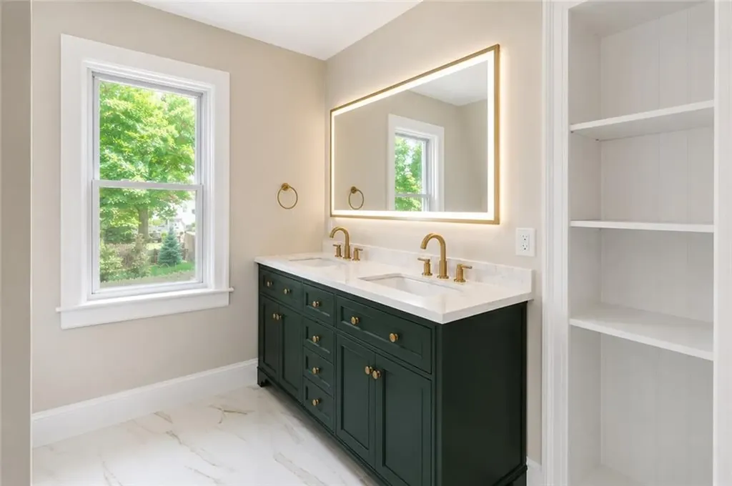 15 Redfern Street North Providence RI 02911