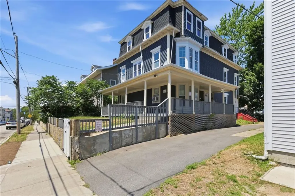 21 Sackett Street Providence RI 02907